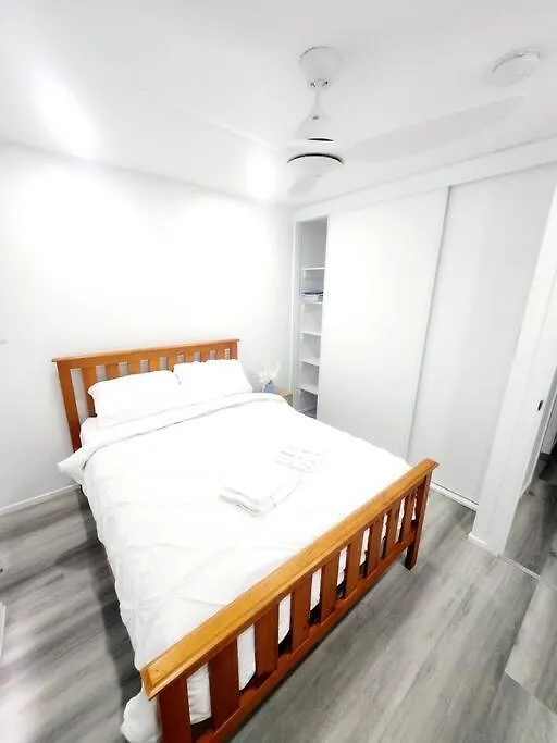 Holiday Home On Acreage Block - Next To M1 And Close To Everything Slacks Creek Ausztrália
